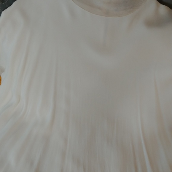 Vince turtle neck 👕 - Picture 7 of 7